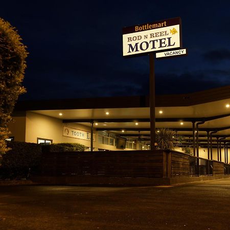 Rod 'N' Reel Hotel Motel Woodburn Exterior photo